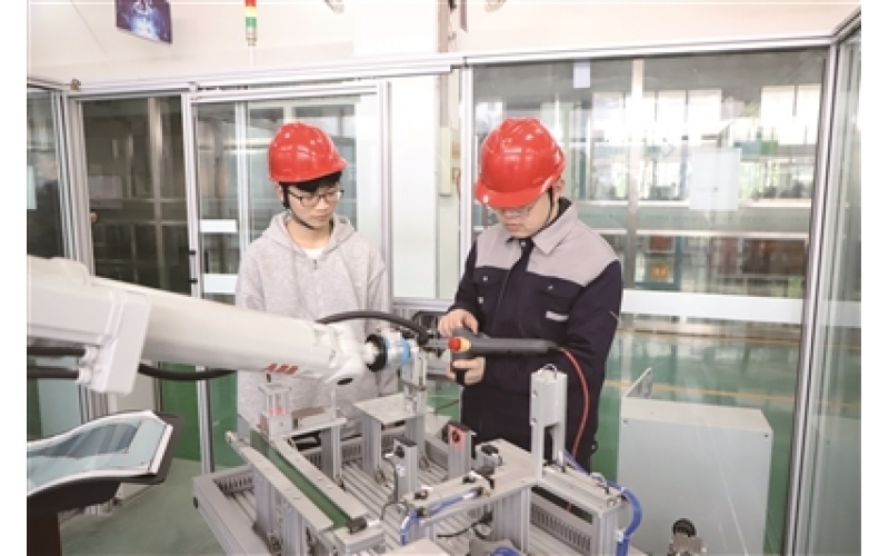 職業(yè)教育熱潮背后： 產(chǎn)教融合效應(yīng)能否延續(xù)？